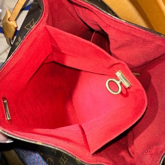 Louis Vuitton Gaia monogram with Red sides - Picture 5 of 9